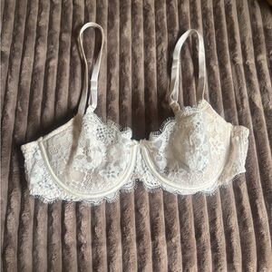 Victoria's Secret Lace Underwire Bra - Cream